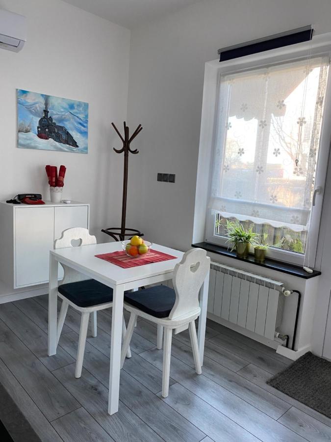 Studio Apartman Lora Lipik Eksteriør bilde
