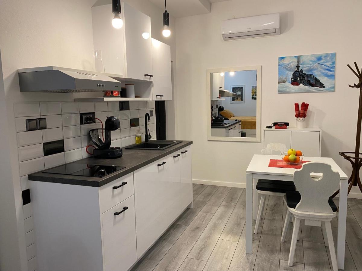 Studio Apartman Lora Lipik Eksteriør bilde