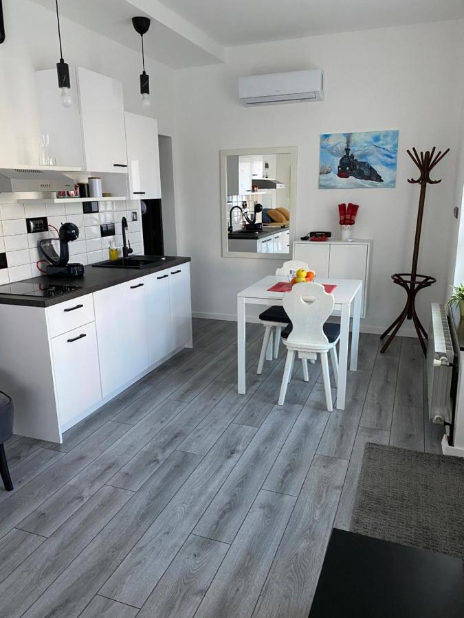 Studio Apartman Lora Lipik Eksteriør bilde